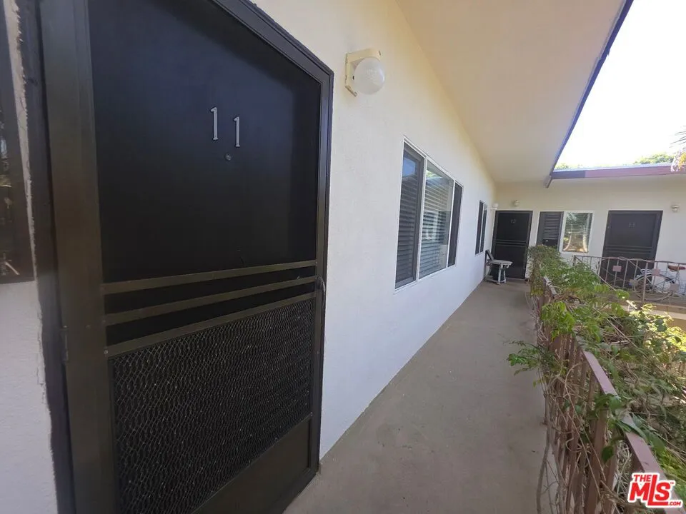 305 Broadway Street #11 Los Angeles, CA 90291