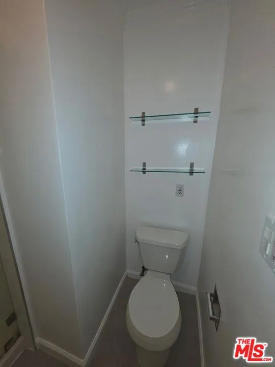 305 Broadway Street #11 Los Angeles, CA 90291
