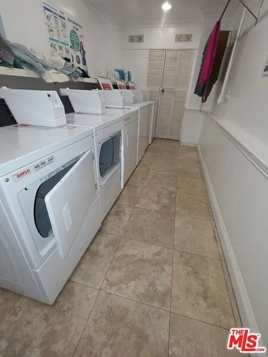305 Broadway Street #11 Los Angeles, CA 90291