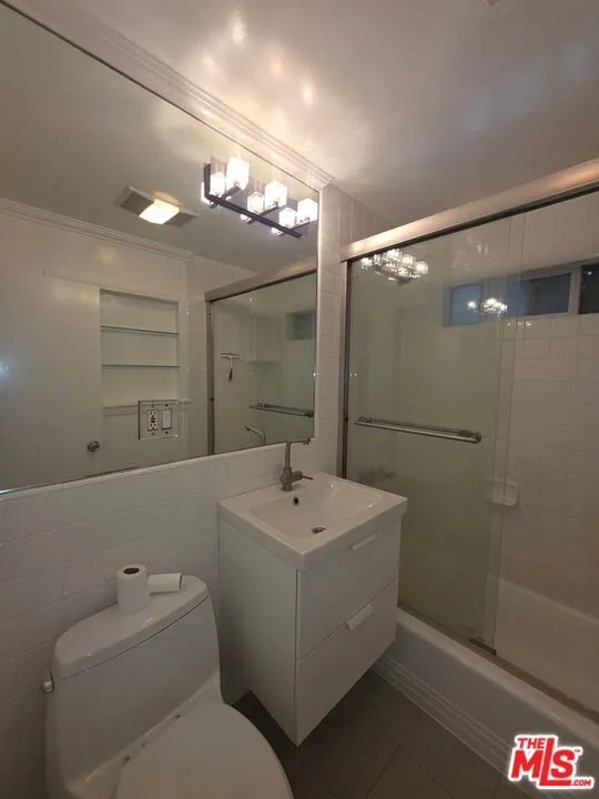 305 Broadway Street #11 Los Angeles, CA 90291