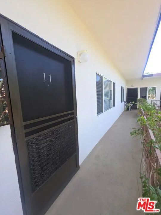 305 Broadway Street #11 Los Angeles, CA 90291