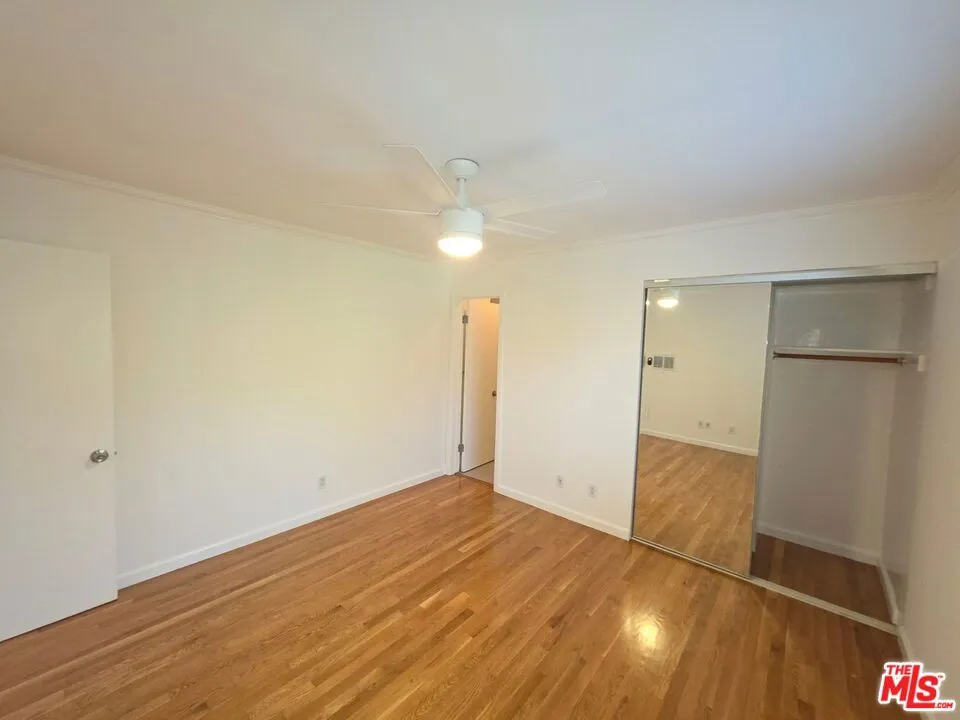 305 Broadway Street #11 Los Angeles, CA 90291
