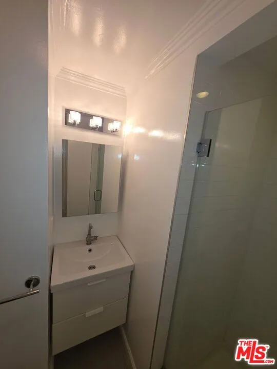 305 Broadway Street #11 Los Angeles, CA 90291