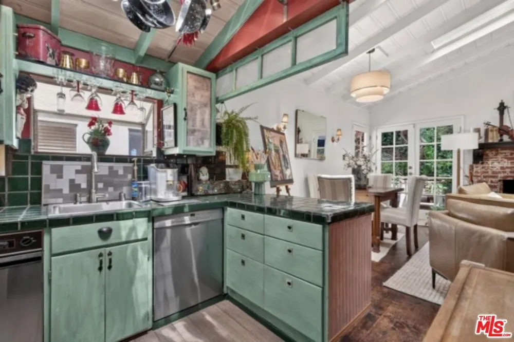 8936 Wonderland Avenue Los Angeles, CA 90046
