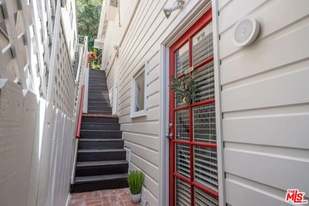 8936 Wonderland Avenue Los Angeles, CA 90046