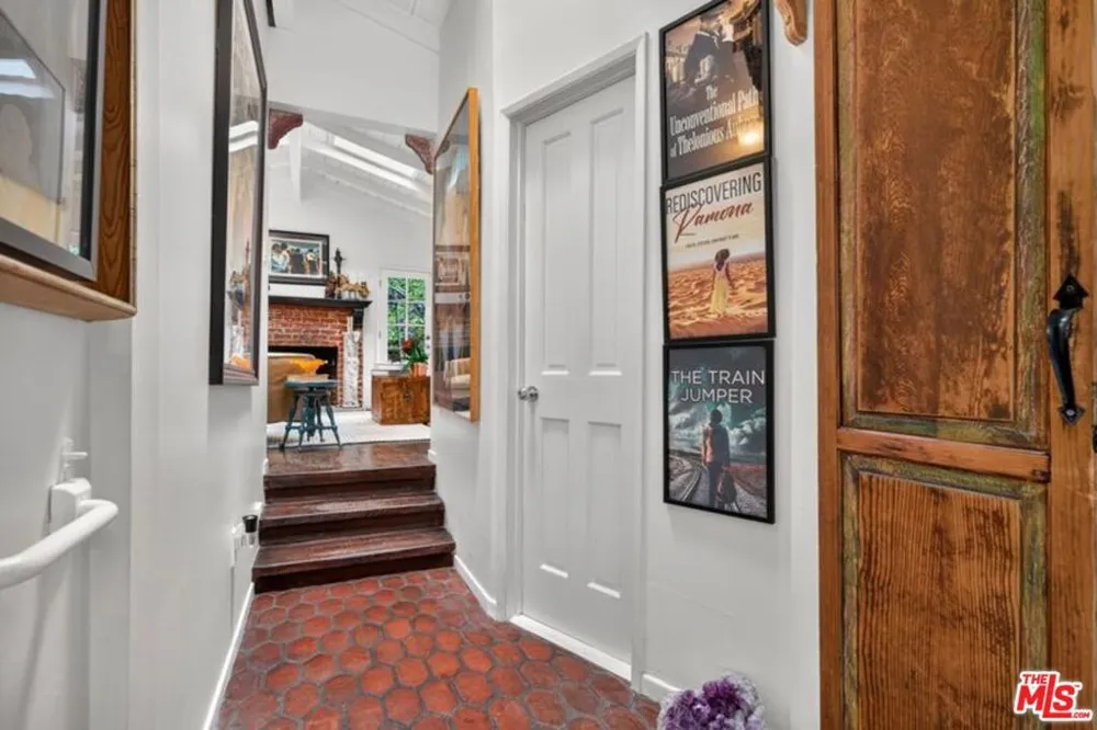 8936 Wonderland Avenue Los Angeles, CA 90046