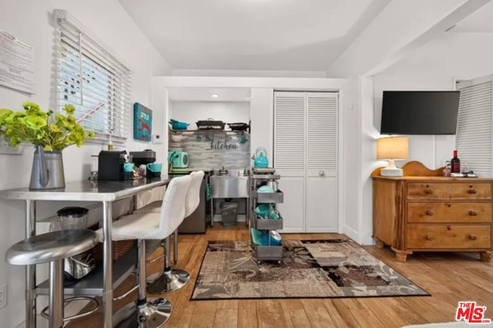 8936 Wonderland Avenue Los Angeles, CA 90046