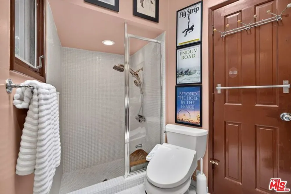 8936 Wonderland Avenue Los Angeles, CA 90046