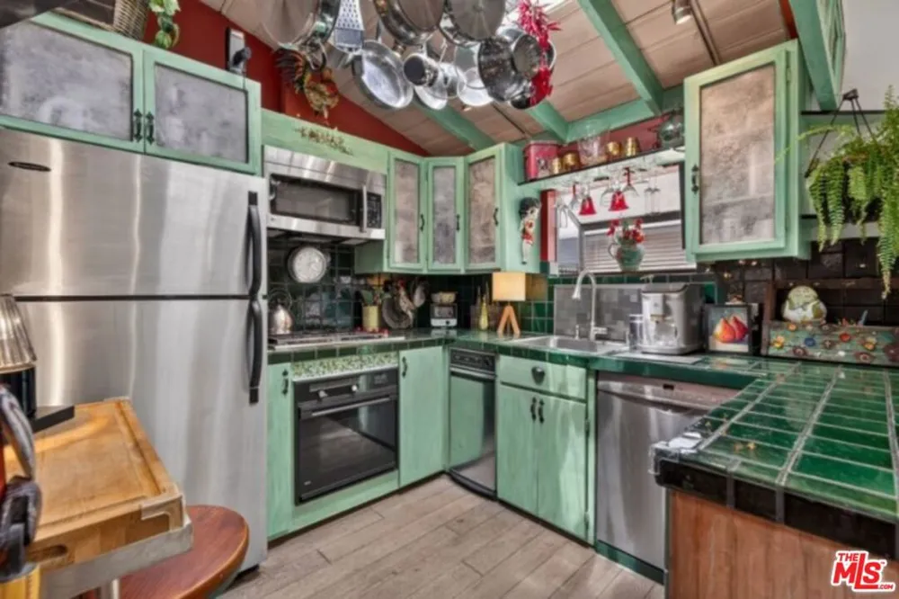 8936 Wonderland Avenue Los Angeles, CA 90046