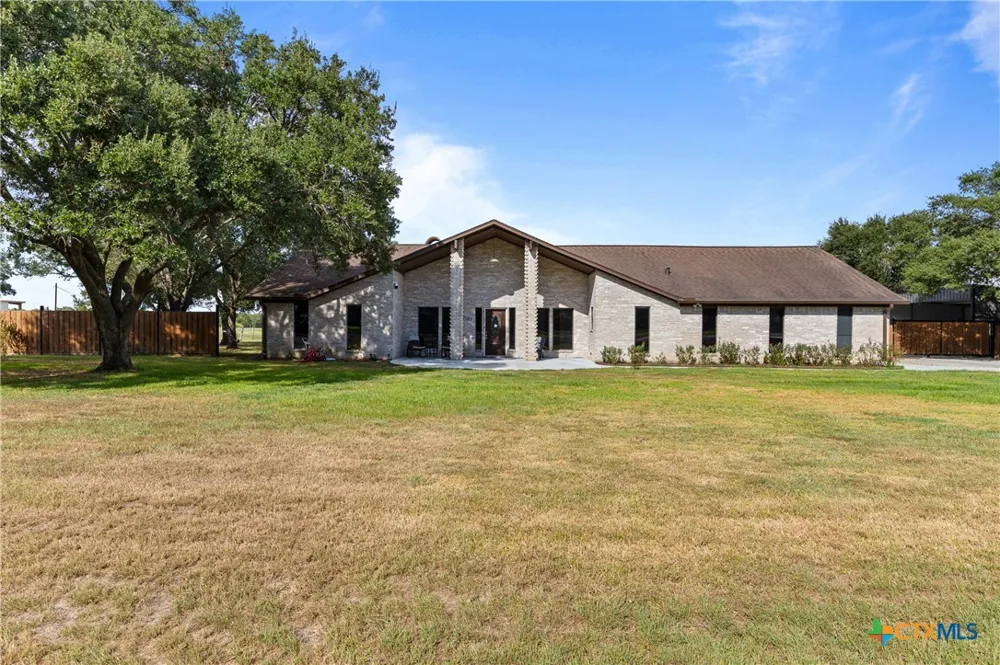 1107 Fairlane Drive Ganado, TX 77962