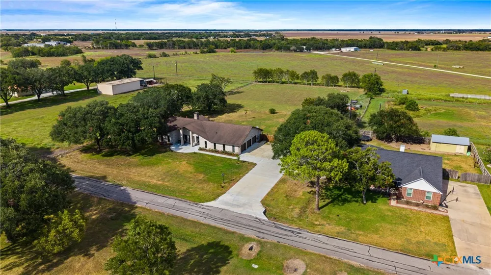 1107 Fairlane Drive Ganado, TX 77962