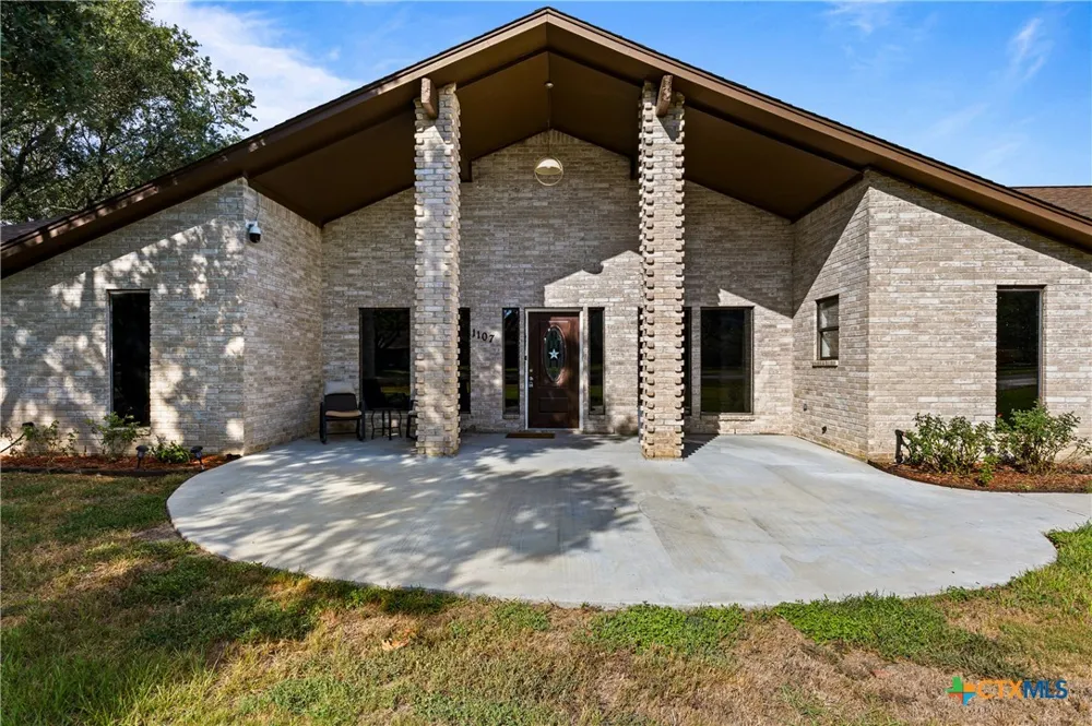 1107 Fairlane Drive Ganado, TX 77962