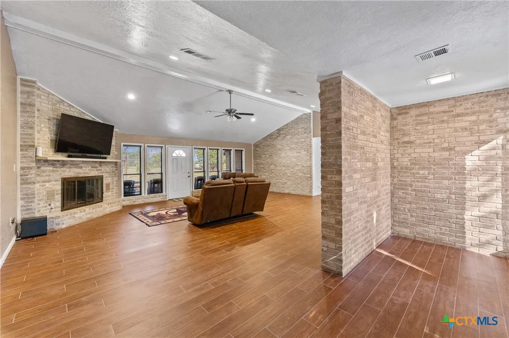 1107 Fairlane Drive Ganado, TX 77962