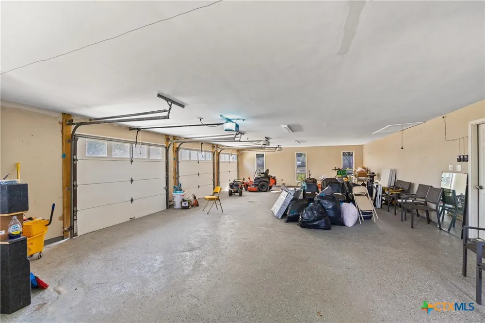 1107 Fairlane Drive Ganado, TX 77962