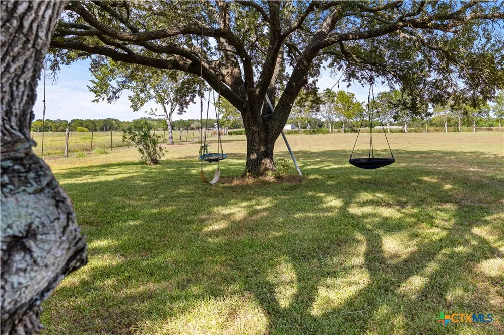 1107 Fairlane Drive Ganado, TX 77962