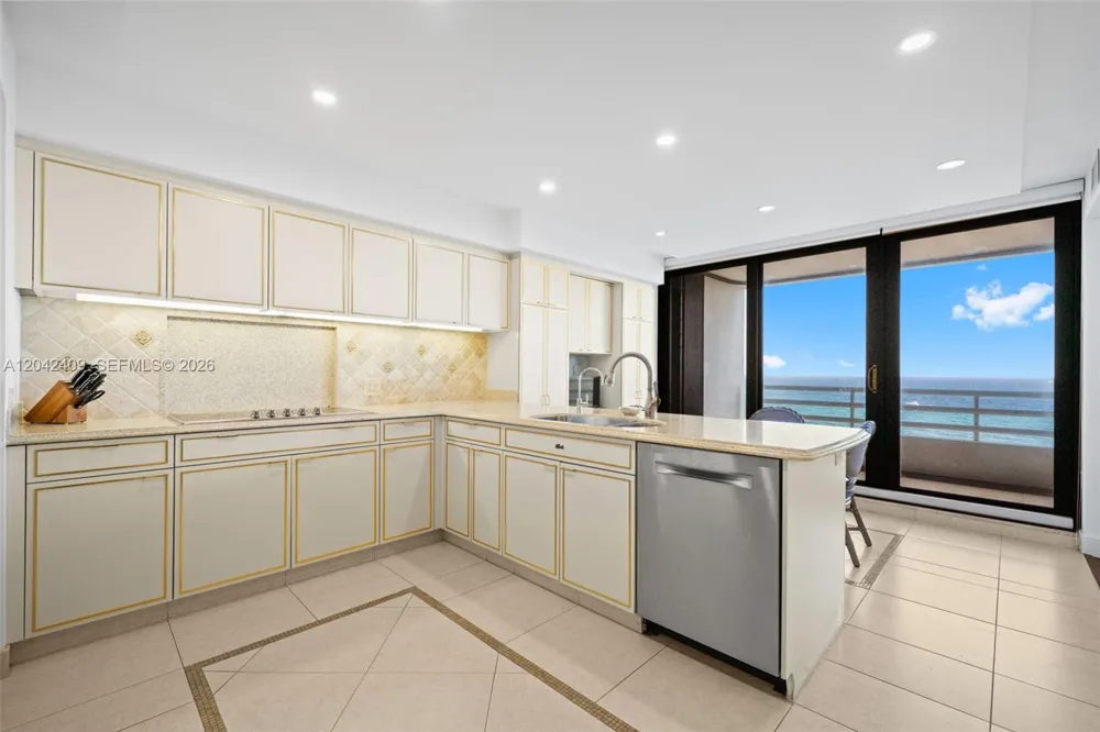 1500 S Ocean Blvd #804 Boca Raton, FL 33432