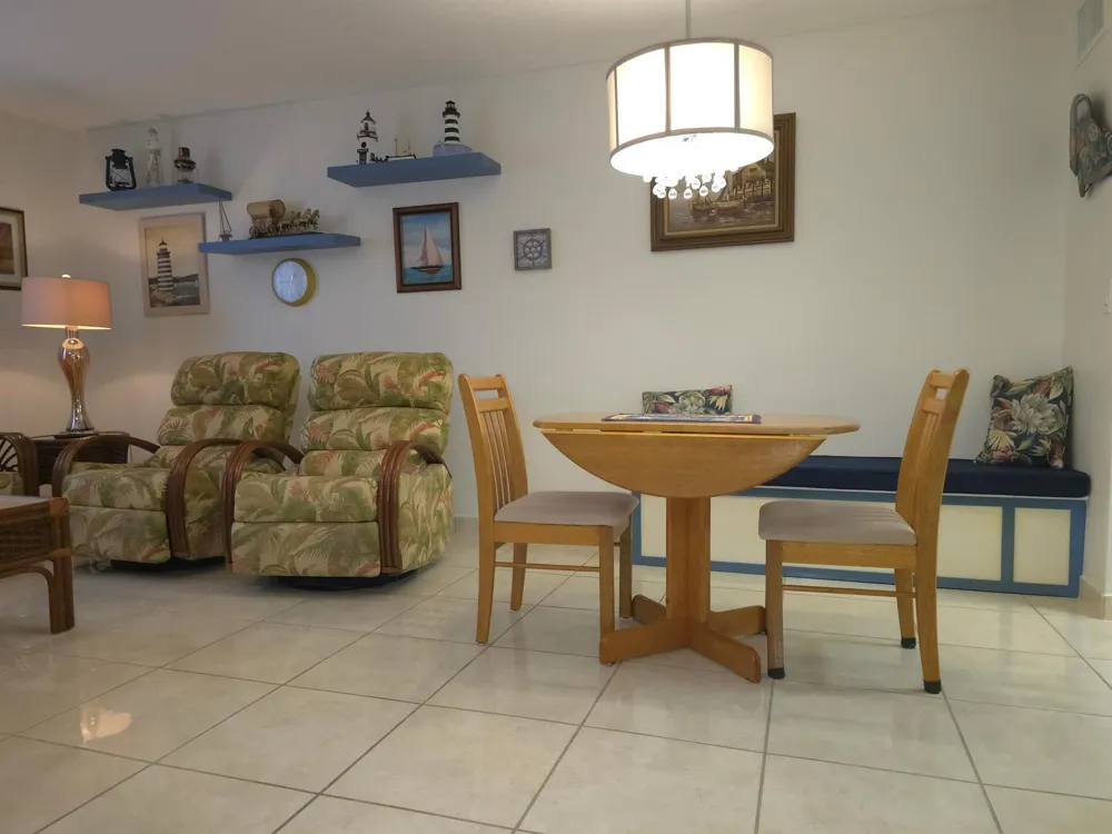 105 OXFORD 100 West Palm Beach, FL 33417