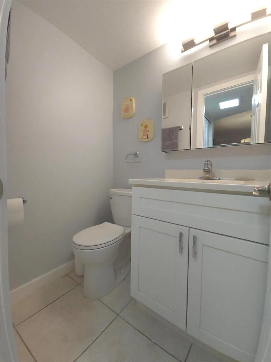 105 OXFORD 100 West Palm Beach, FL 33417