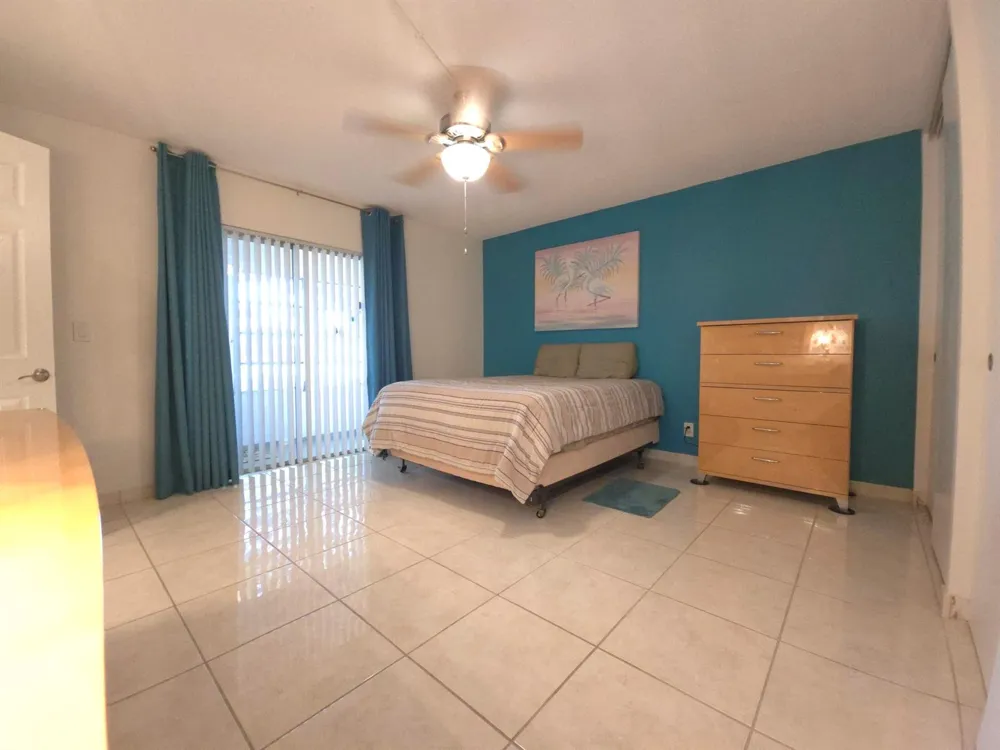 105 OXFORD 100 West Palm Beach, FL 33417