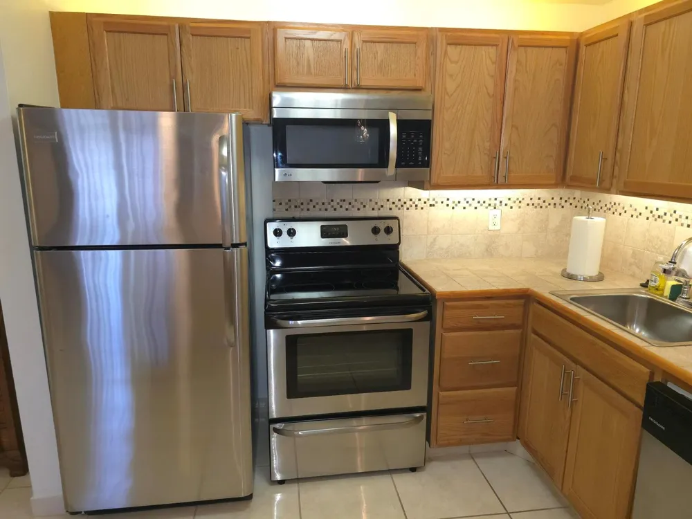 105 OXFORD 100 West Palm Beach, FL 33417