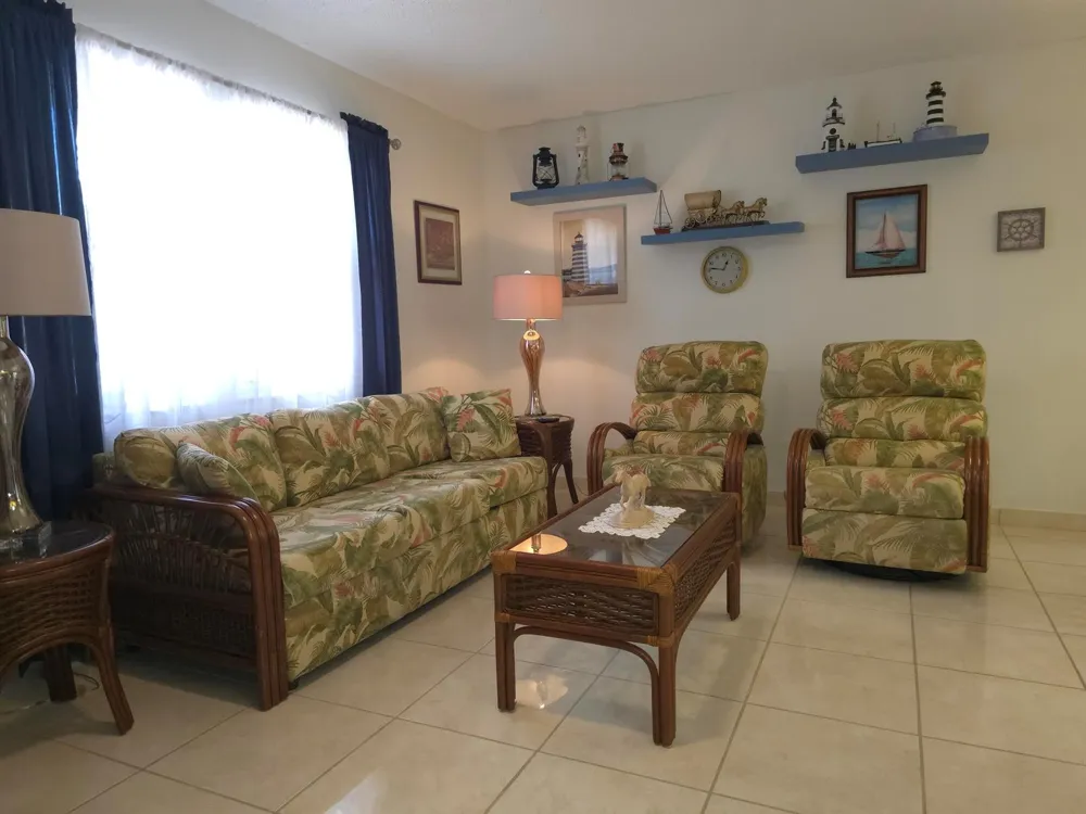 105 OXFORD 100 West Palm Beach, FL 33417
