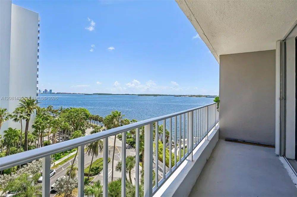 200 SE 15th Rd #9I Miami, FL 33129