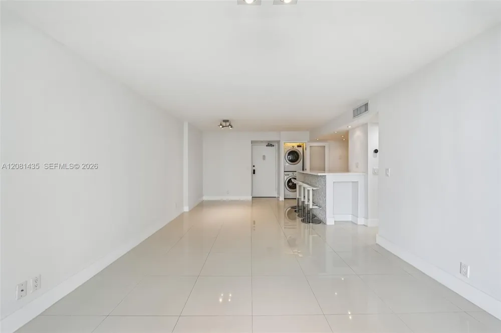 200 SE 15th Rd #9I Miami, FL 33129