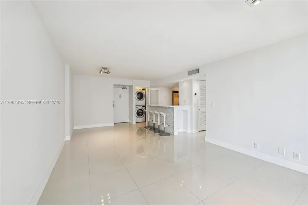 200 SE 15th Rd #9I Miami, FL 33129