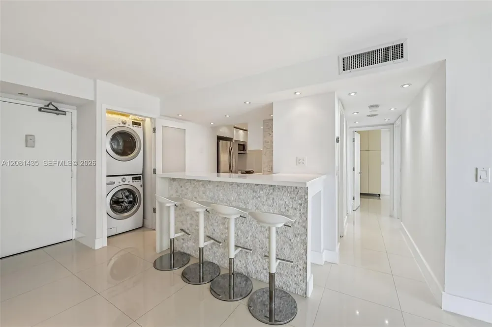 200 SE 15th Rd #9I Miami, FL 33129