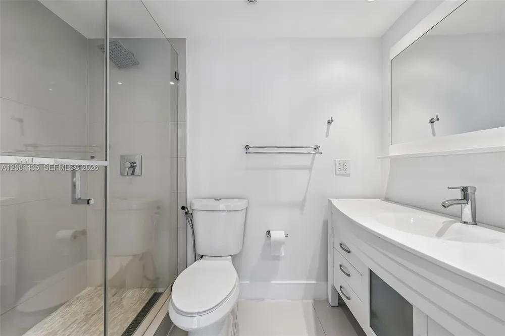 200 SE 15th Rd #9I Miami, FL 33129