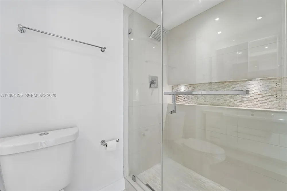 200 SE 15th Rd #9I Miami, FL 33129