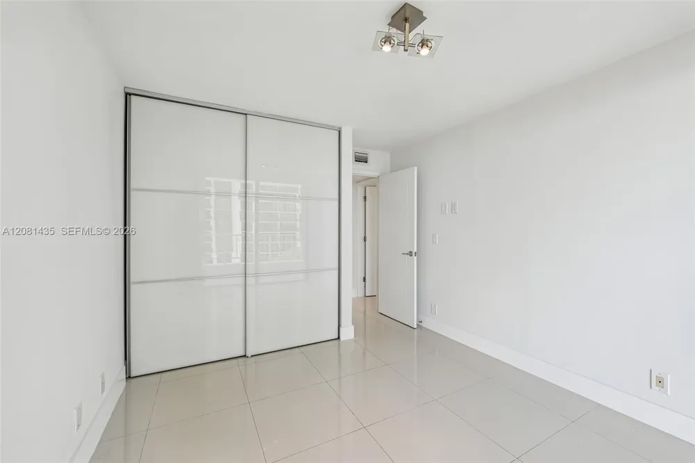 200 SE 15th Rd #9I Miami, FL 33129
