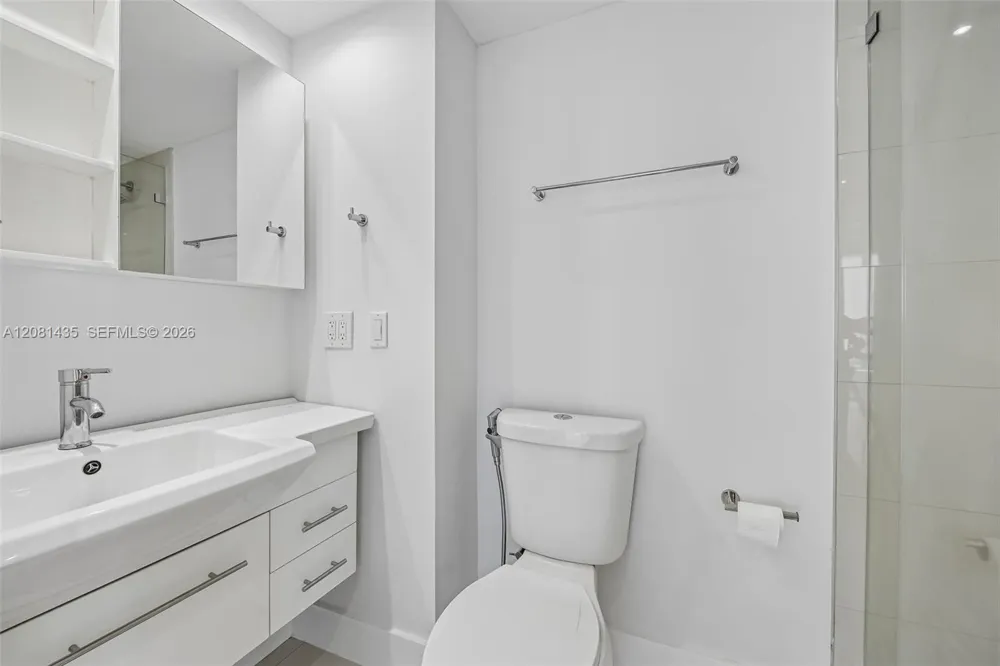 200 SE 15th Rd #9I Miami, FL 33129