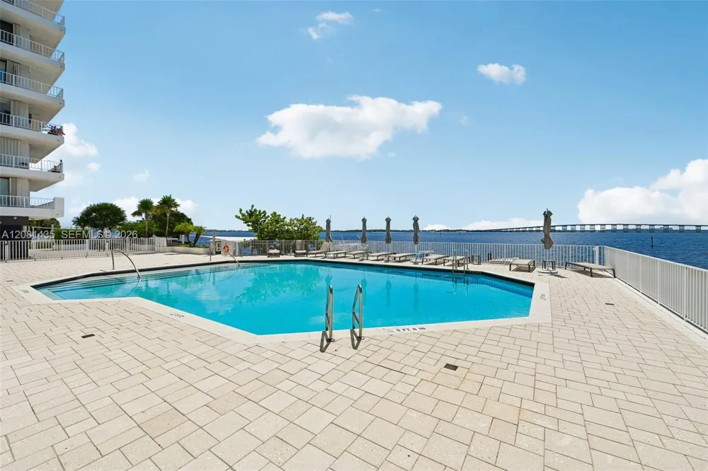 200 SE 15th Rd #9I Miami, FL 33129