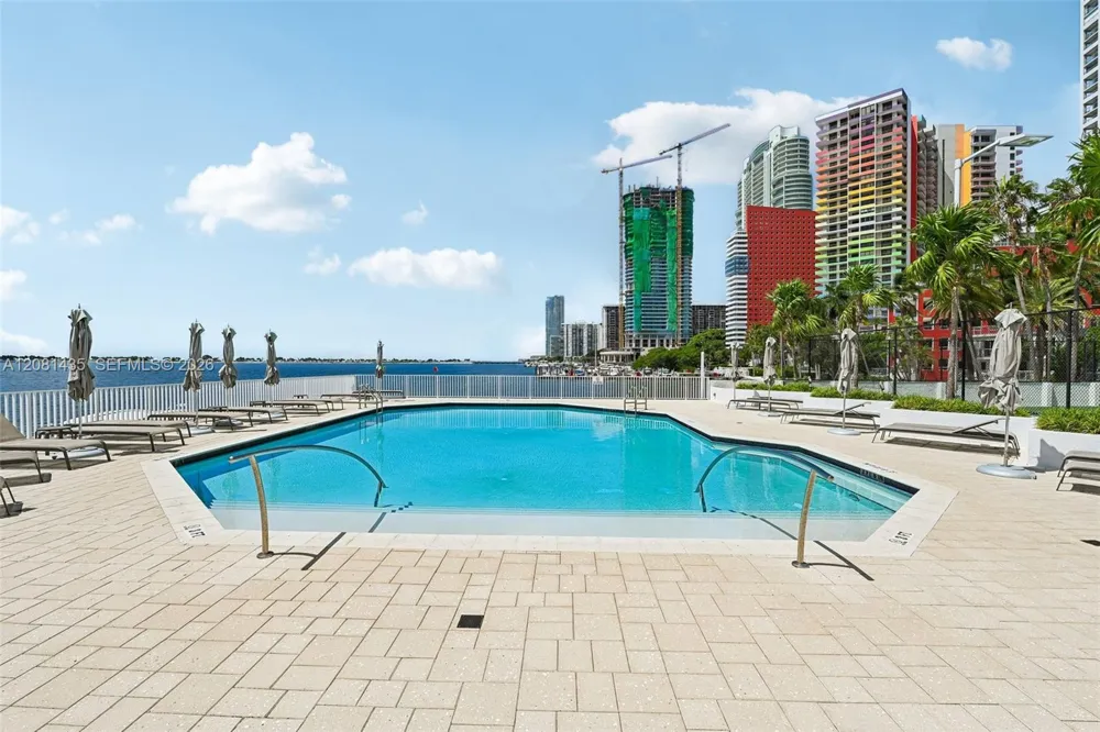 200 SE 15th Rd #9I Miami, FL 33129