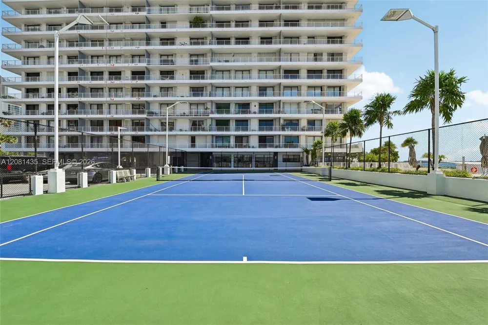 200 SE 15th Rd #9I Miami, FL 33129