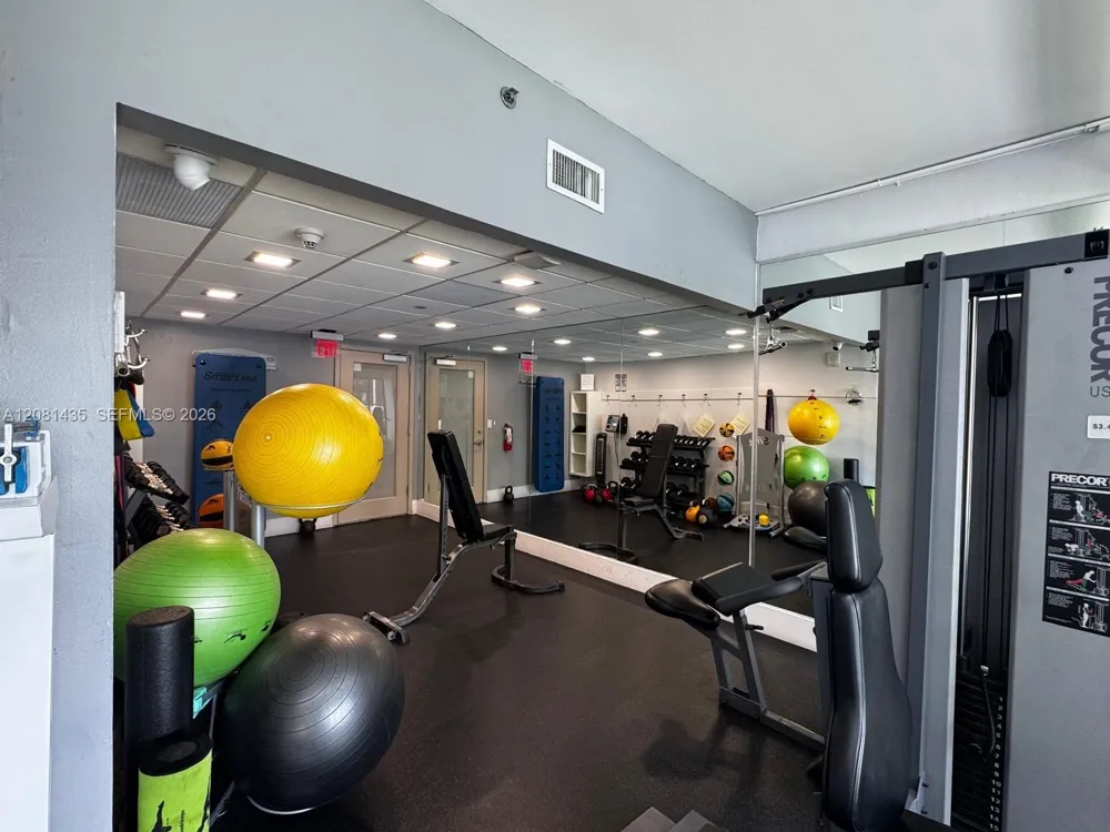 200 SE 15th Rd #9I Miami, FL 33129