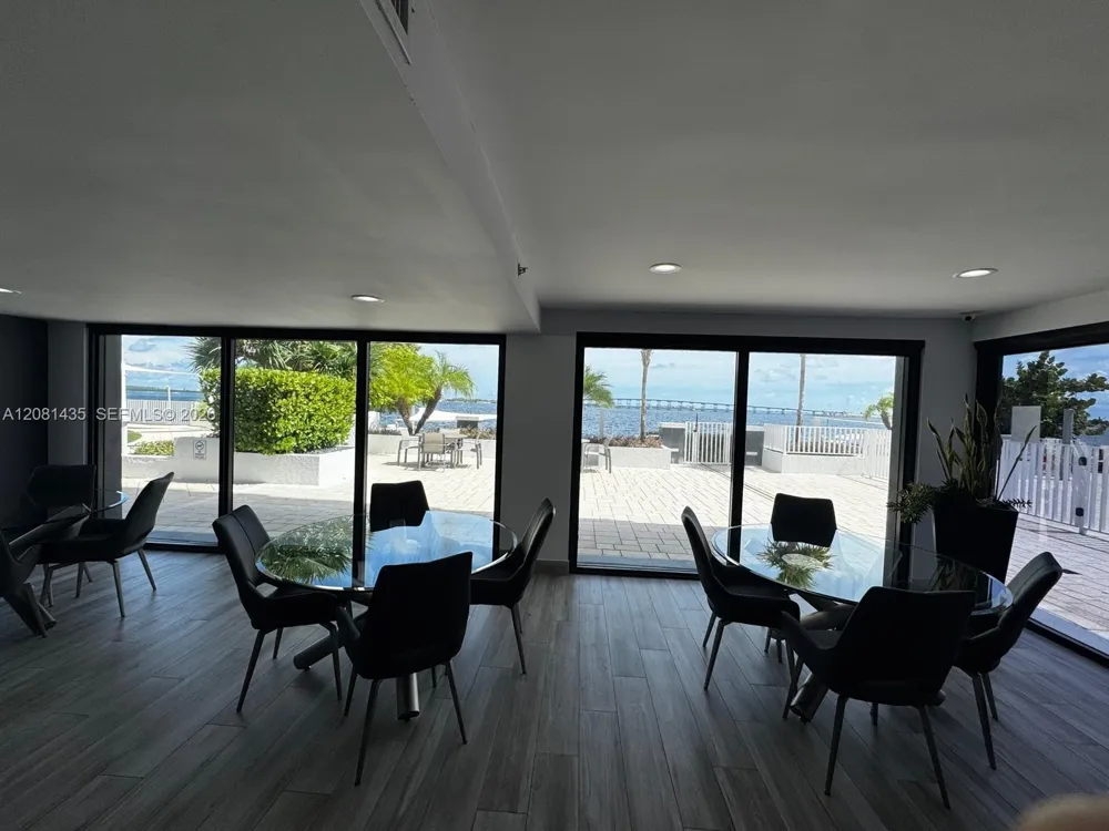 200 SE 15th Rd #9I Miami, FL 33129