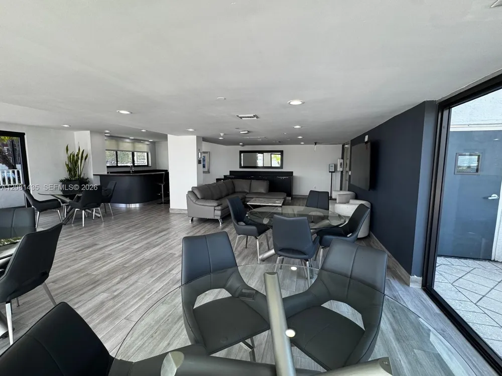 200 SE 15th Rd #9I Miami, FL 33129
