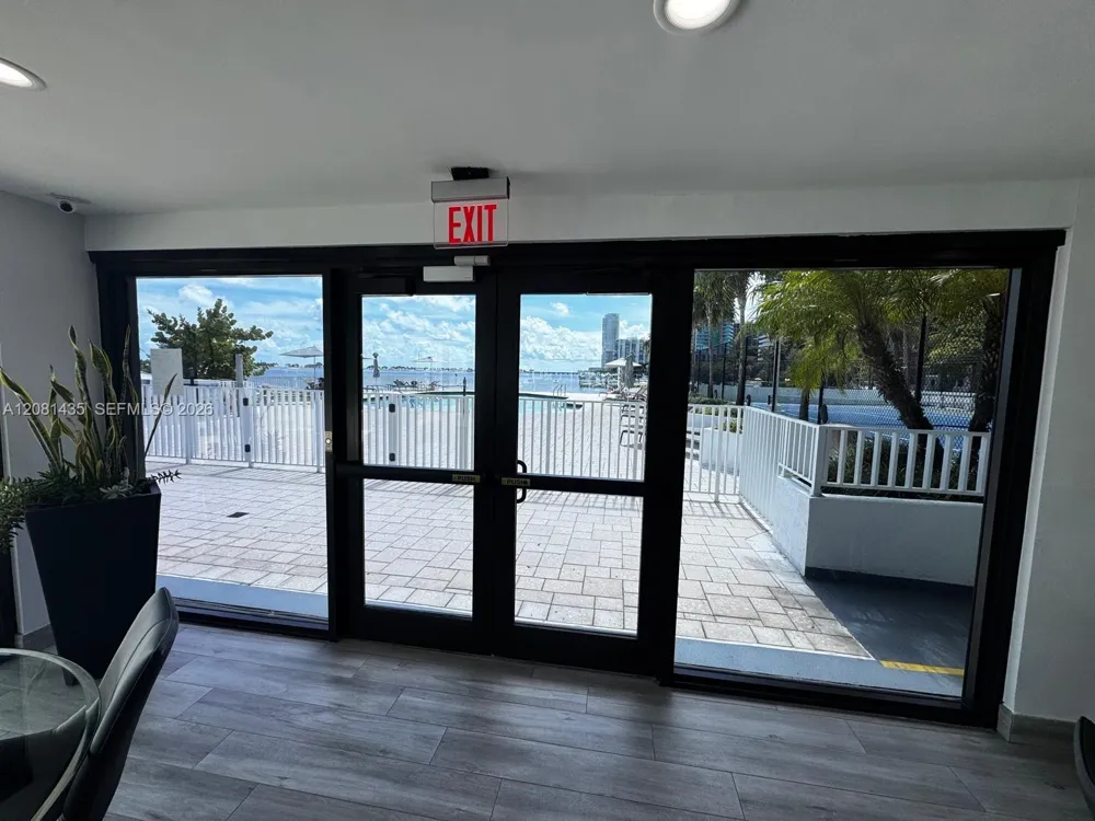 200 SE 15th Rd #9I Miami, FL 33129