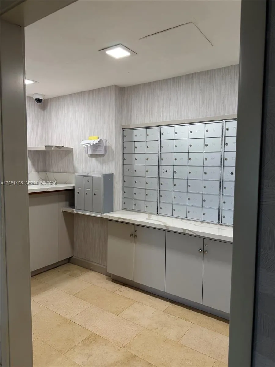 200 SE 15th Rd #9I Miami, FL 33129