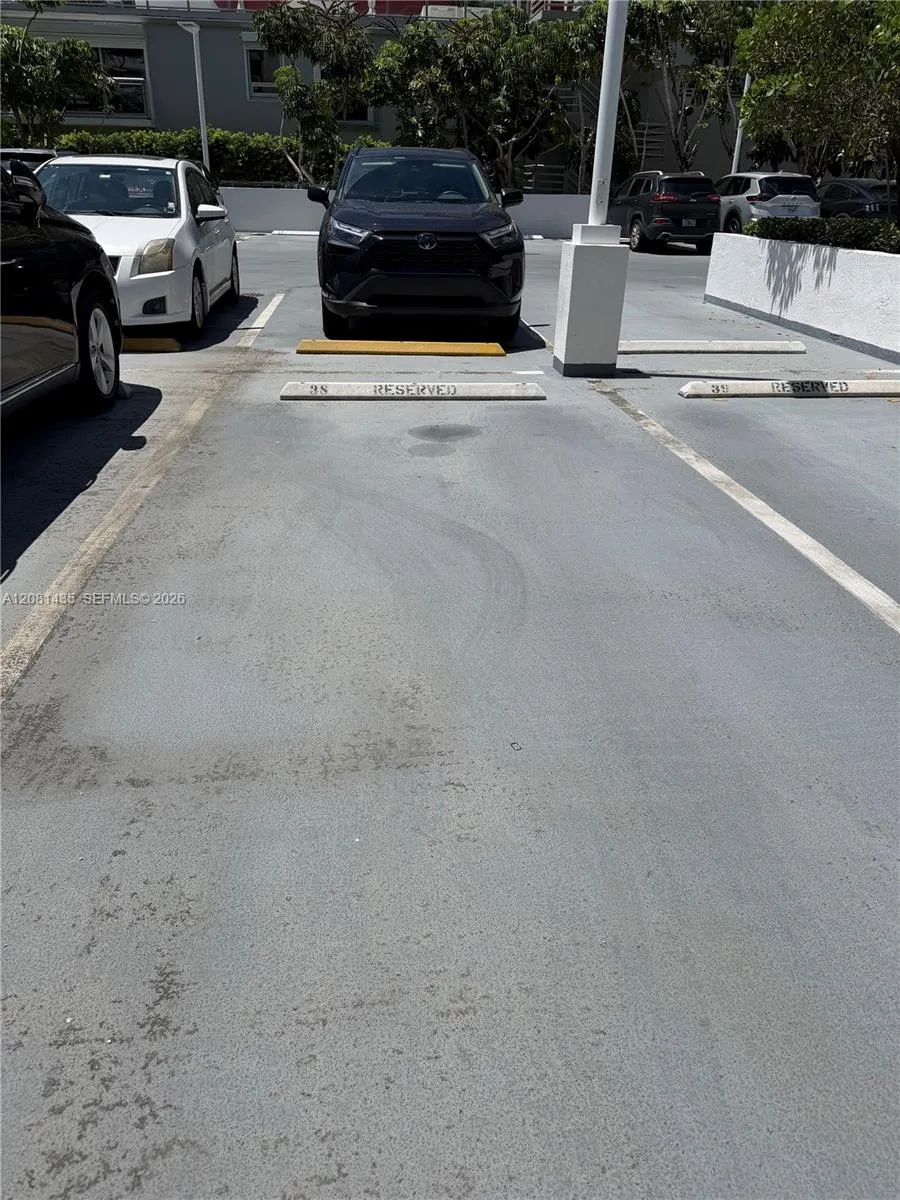 200 SE 15th Rd #9I Miami, FL 33129