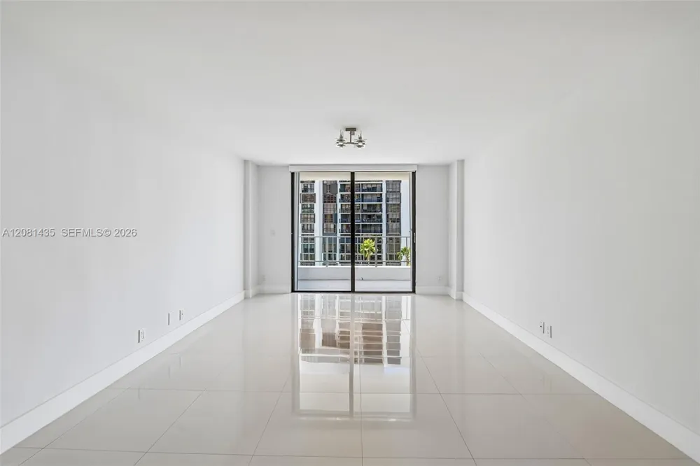 200 SE 15th Rd #9I Miami, FL 33129