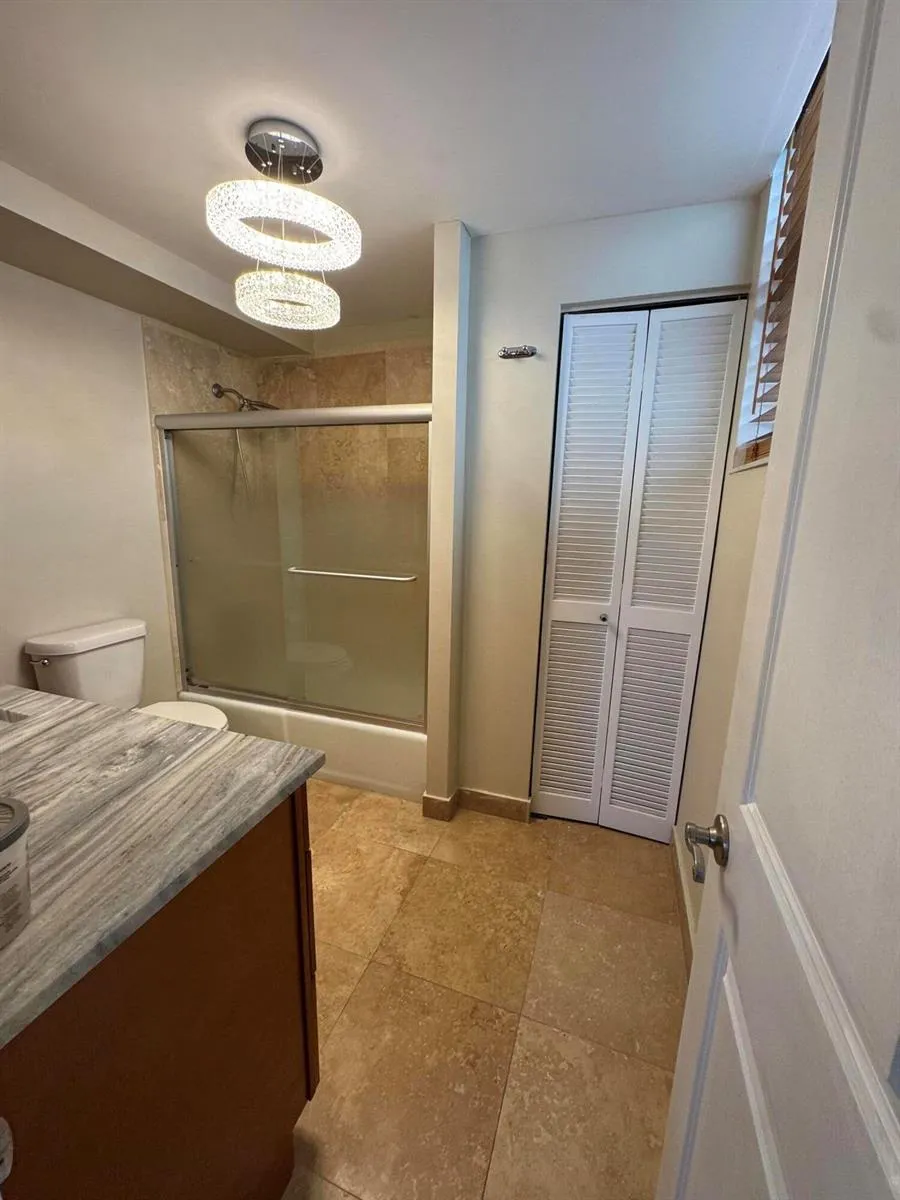 437 Golden Isles Drive #14 j Hallandale Beach, FL 33009