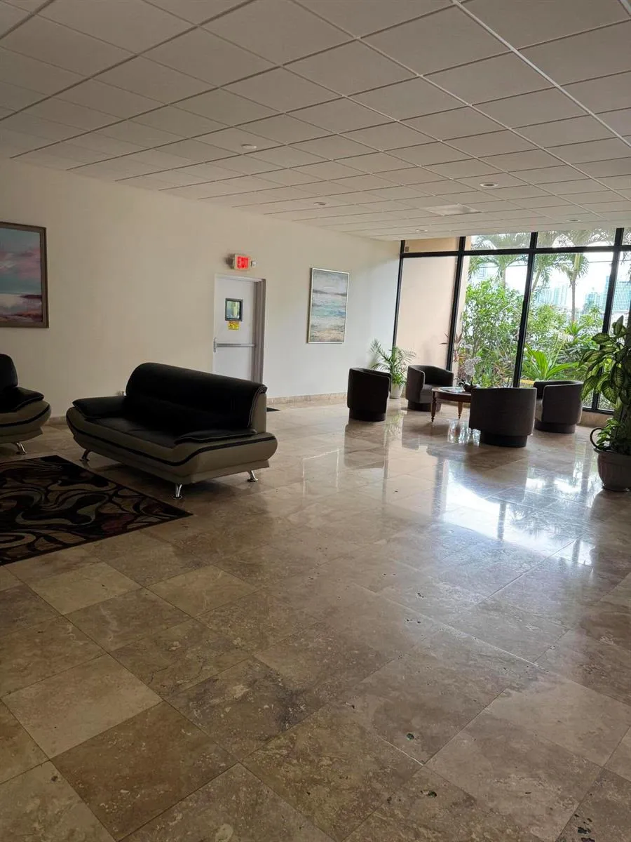 437 Golden Isles Drive #14 j Hallandale Beach, FL 33009