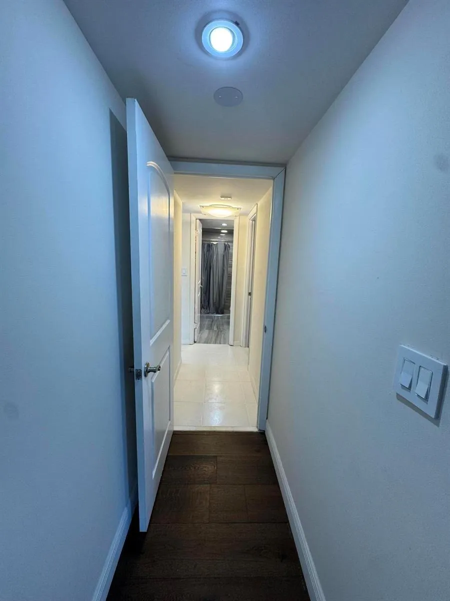 437 Golden Isles Drive #14 j Hallandale Beach, FL 33009