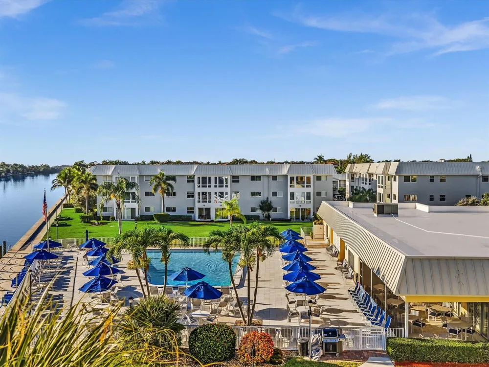 34 Colonial Club Drive #202 Boynton Beach, FL 33435