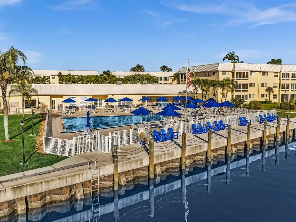 34 Colonial Club Drive #202 Boynton Beach, FL 33435
