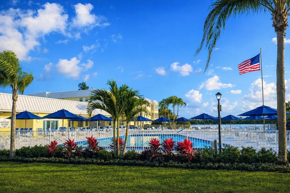 34 Colonial Club Drive #202 Boynton Beach, FL 33435