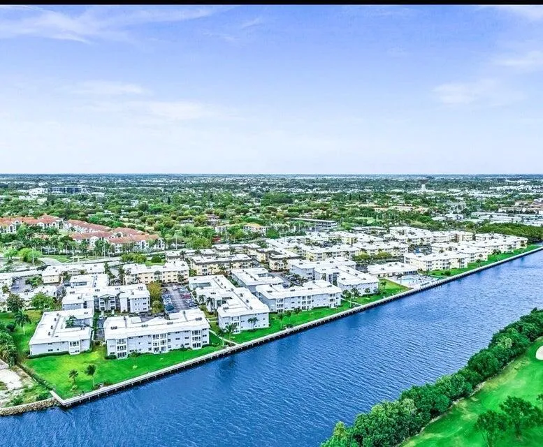 34 Colonial Club Drive #202 Boynton Beach, FL 33435